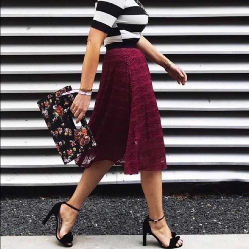 Lularoe Lola Skirt L Large Lace Maroon Berry